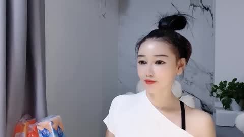 happysweety1688 online show from October 9, 8:31 am