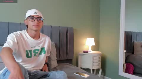 Kade and Demi online show from January 7, 12:15 am