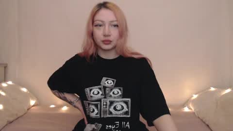 Emily online show from May 14, 11:03 pm