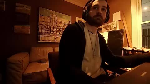 Tom online show from November 18, 12:02 am