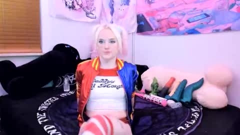 Harley Lockhart online show from October 31, 6:03 am