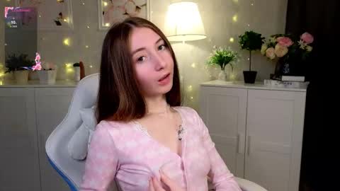 Lola online show from January 11, 10:10 am