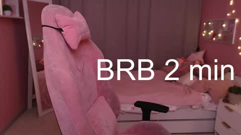 Mia online show from February 12, 7:56 am