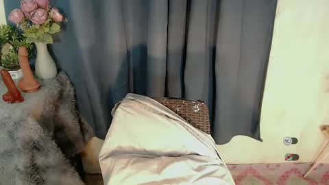 Snapshot of haylee_slut chatting on March 12, 1:03 am haylee online show from March 12, 1:03 am