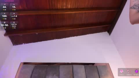 Im Hazel online show from December 1, 8:29 pm