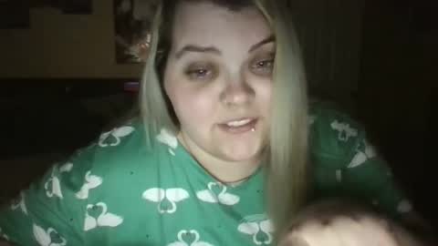 Hazeleyez97 online show from September 14, 5:21 am