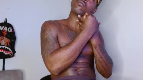 hazlan_420 online show from November 27, 11:45 pm