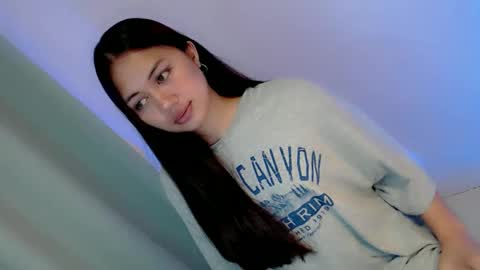 Yoshin online show from November 18, 8:01 pm