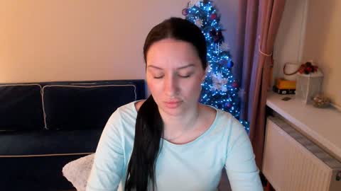 Snapshot of heaven_chloe chatting on February 5, 7:20 pm Heaven girl online show from February 5, 7:20 pm