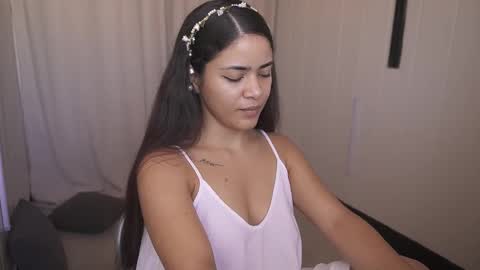 hecate333 online show from September 10, 8:37 am