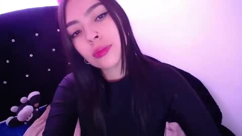   online show from March 3, 8:27 pm