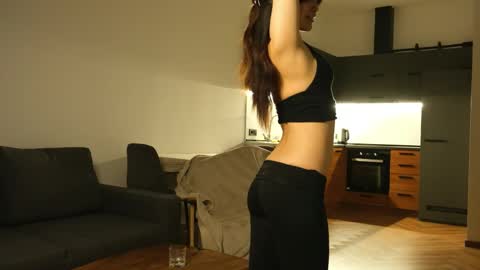 Jeen online show from May 29, 4:27 pm