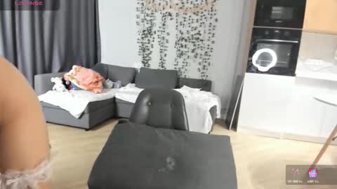 heexhia online show from October 4, 2:20 am