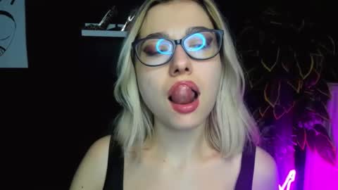 Heidi online show from February 26, 1:54 pm