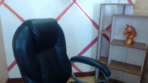 MY NAME IS HEIDY online show from February 19, 1:38 am