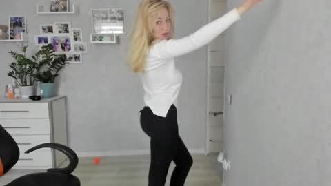 Helen sven online show from November 1, 6:34 am