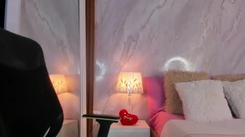 Helena Santos  online show from February 23, 10:50 am