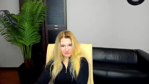 helenastevenson online show from March 12, 11:12 pm