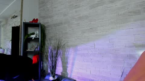 Helen online show from April 18, 4:47 am