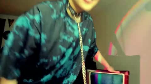 Snapshot of heliconiavannucci chatting on October 21, 11:30 pm Heliconia online show from October 21, 11:30 pm