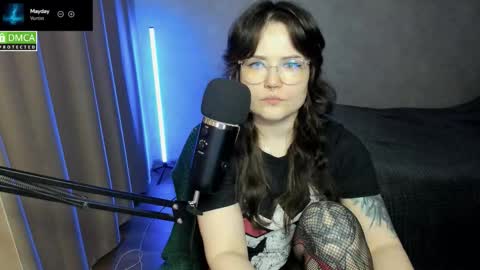 Red online show from November 7, 7:49 pm