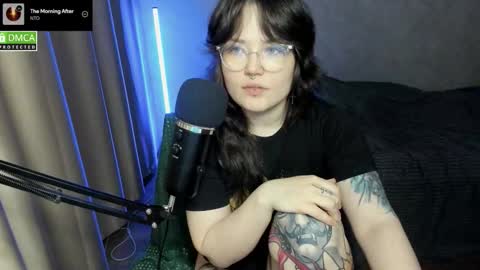 Red online show from November 17, 6:32 pm