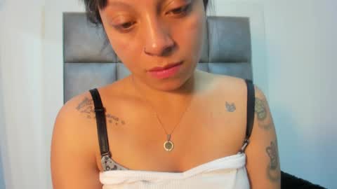 hellen__smith_ online show from September 18, 1:15 pm