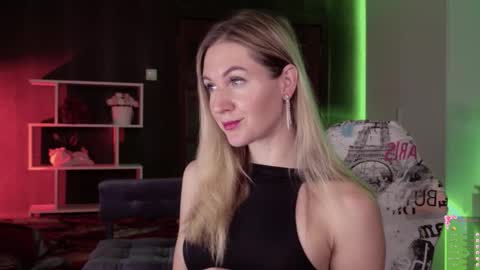 Alisia  Monday to Friday from 10 am to 4 pm GMT 2 online show from October 21, 9:14 am