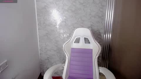 helloo_kityy25 online show from March 16, 12:03 am