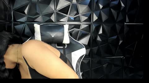 heluehorny13 online show from November 20, 6:23 am