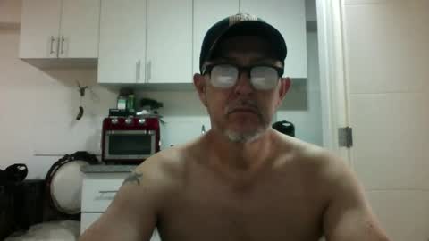 hennrhy_70 online show from March 12, 3:05 pm