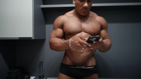 Henri online show from February 27, 11:41 pm