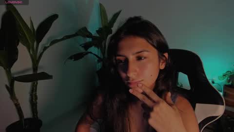 Hello I am Valentina independent Colombian model I love sensuality and pleasure welcome online show from January 11, 11:55 pm