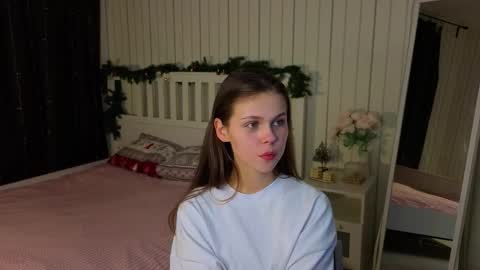 Nicole online show from March 19, 7:08 pm