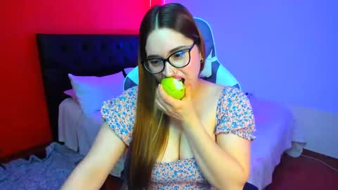 hermione_blonde online show from October 23, 8:42 pm