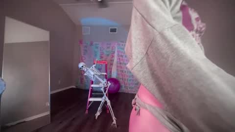 salem online show from February 10, 8:09 am