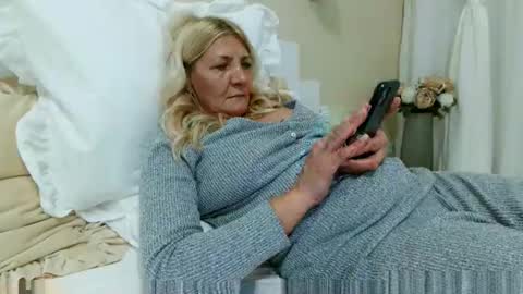 Heyheygrey online show from January 8, 5:02 am