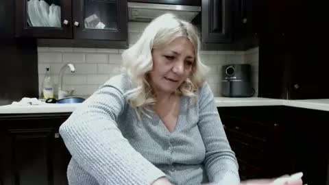 Heyheygrey online show from December 18, 10:05 pm