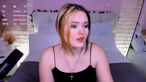 Snapshot of heymarybaby chatting on October 8, 11:05 am Amazing Mary online show from October 8, 11:05 am