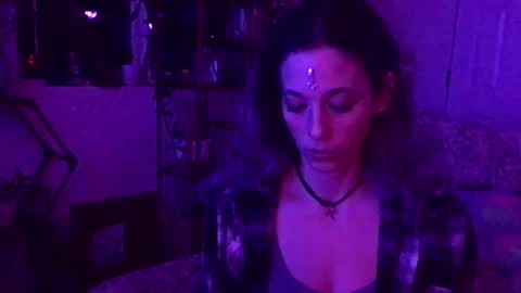 FlexieFae online show from December 5, 7:32 am