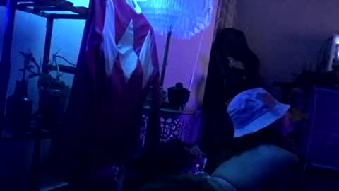 FlexieFae online show from December 7, 12:51 pm