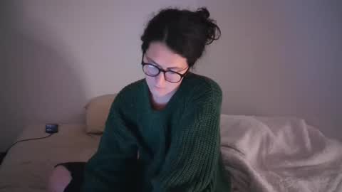 Ada Sophie online show from January 5, 9:15 am