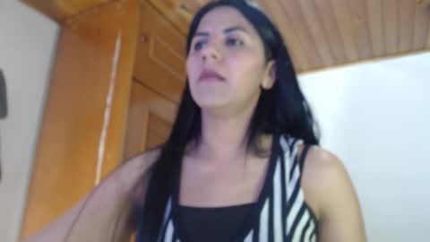 hilaril18 online show from October 6, 9:32 pm