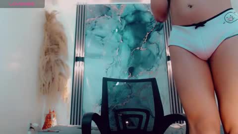 Hilary Avilan online show from October 6, 7:31 pm