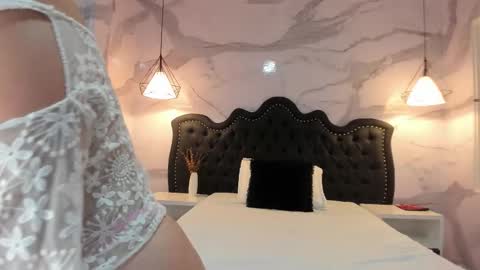 Hillary  online show from February 27, 12:03 am