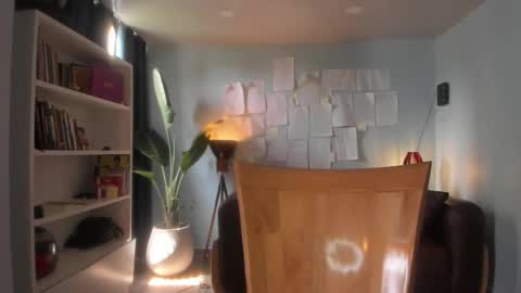 Hinnata online show from October 27, 5:46 pm