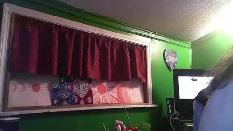 hippiedad333 online show from February 11, 12:14 am