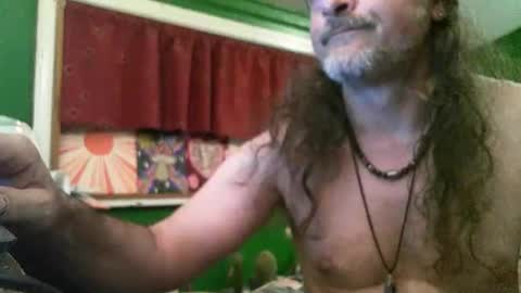 hippiedad333 online show from May 7, 6:42 am