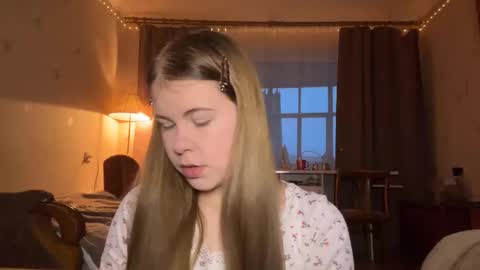 I am Amy ntmu Lets hit 10 Thumbs Up together online show from December 21, 1:39 pm