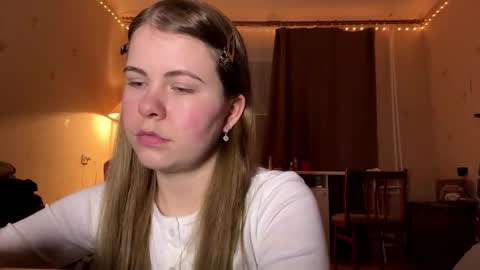 I am Amy ntmu Lets hit 10 Thumbs Up together online show from February 18, 4:18 pm